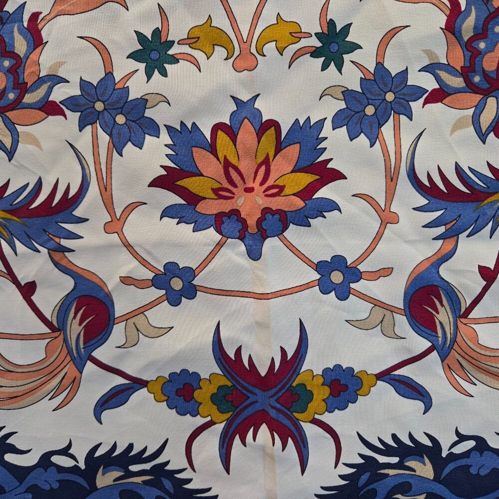 Piramit Turkish Silk Scarf with hand-rolled hems - Picture 5 of 8
